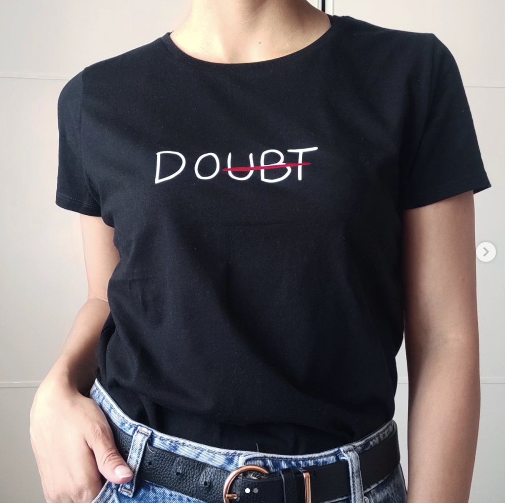 CamisetaDoubt_GrizaEstudio